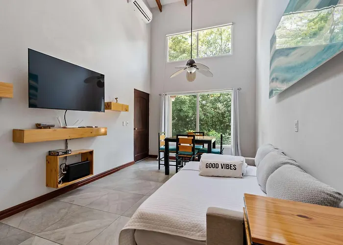 Сasa de vacaciones 5 Min Walkable Beach, Pool, Relax & Slow Down